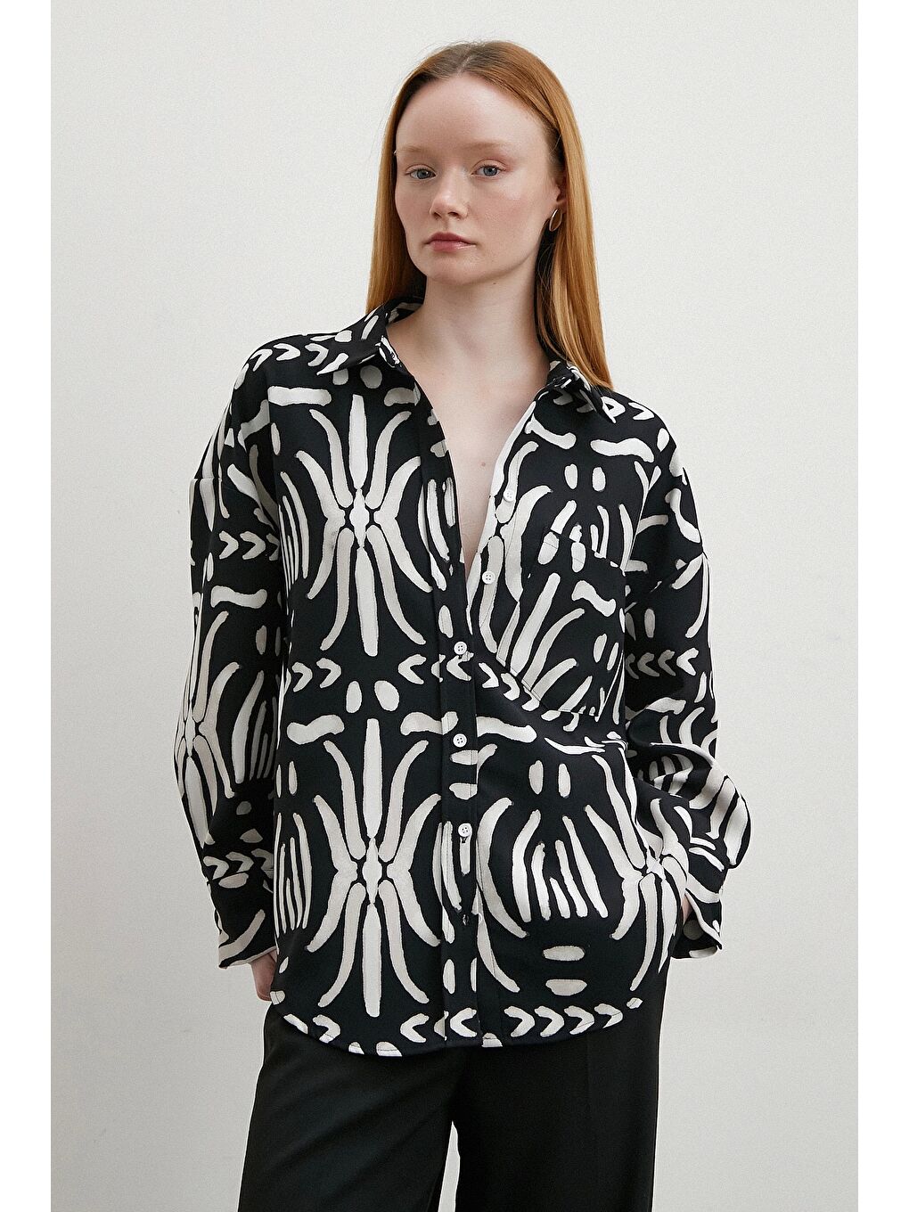 Kontrast Etnik Desen Krep Gömlek Siyah-4