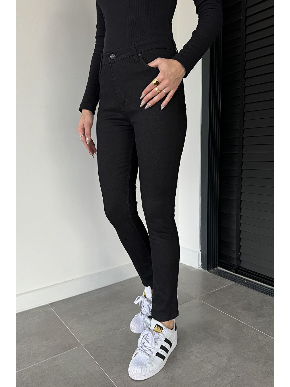 Siyah Kadın Dar Paça Yüksek Bel Jeans Pantolon