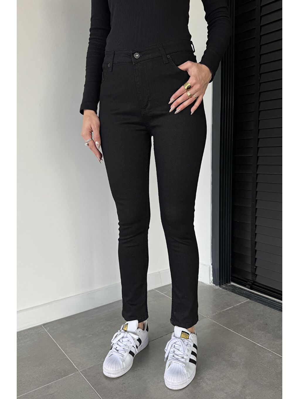 Siyah Kadın Dar Paça Yüksek Bel Jeans Pantolon-1