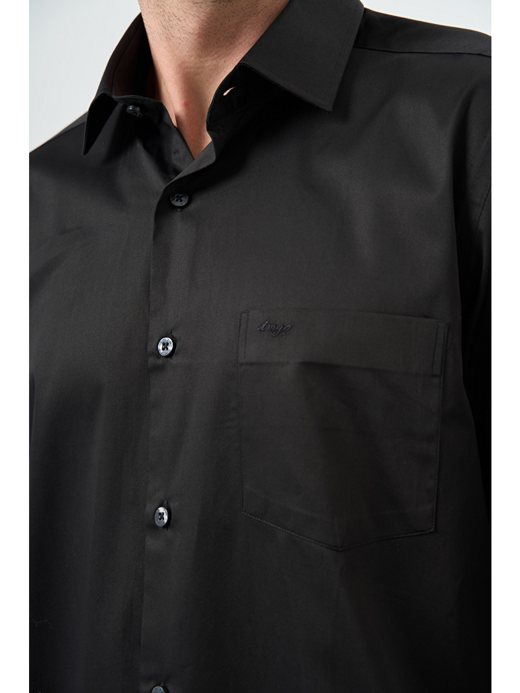 Siyah Sert Yaka Cepli Comfort Fit Classic Pamuklu Gömlek 1004255323-3