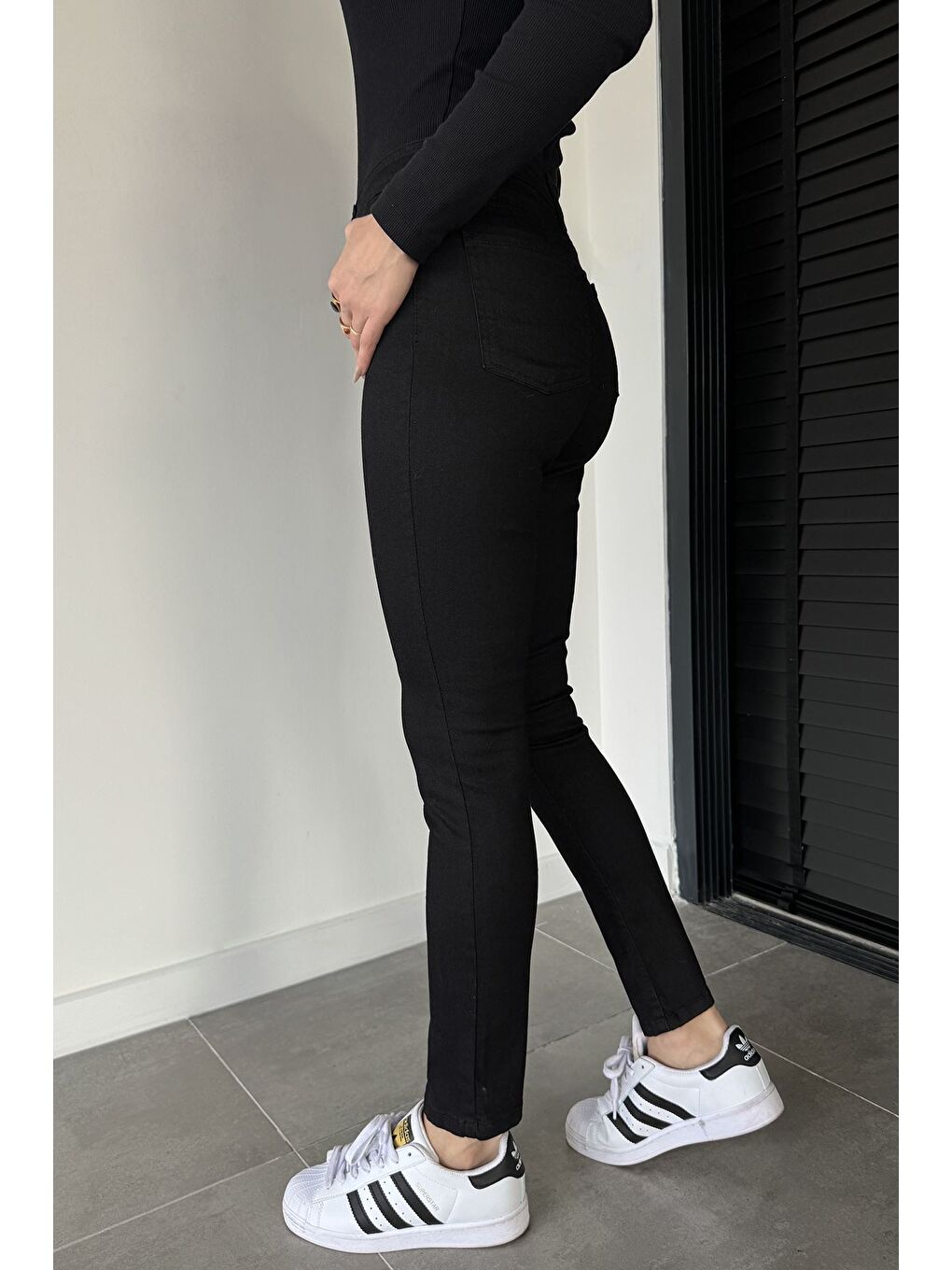 Siyah Kadın Dar Paça Yüksek Bel Jeans Pantolon-2