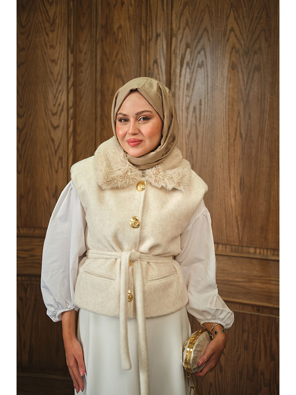 Ekru Kadın Yaka Kürklü Yelek Krem-1