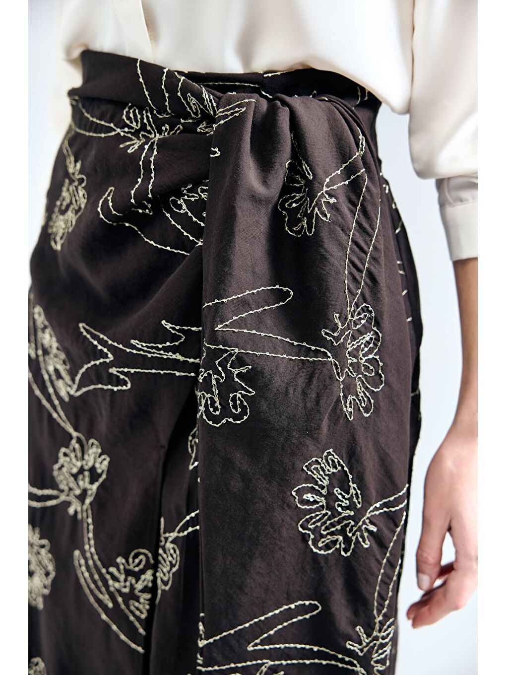 Kahverengi Nakış Detaylı Uzun Etek - Koyu Kahve-5