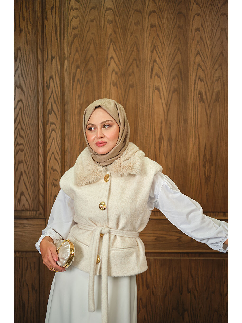 Ekru Kadın Yaka Kürklü Yelek Krem-2