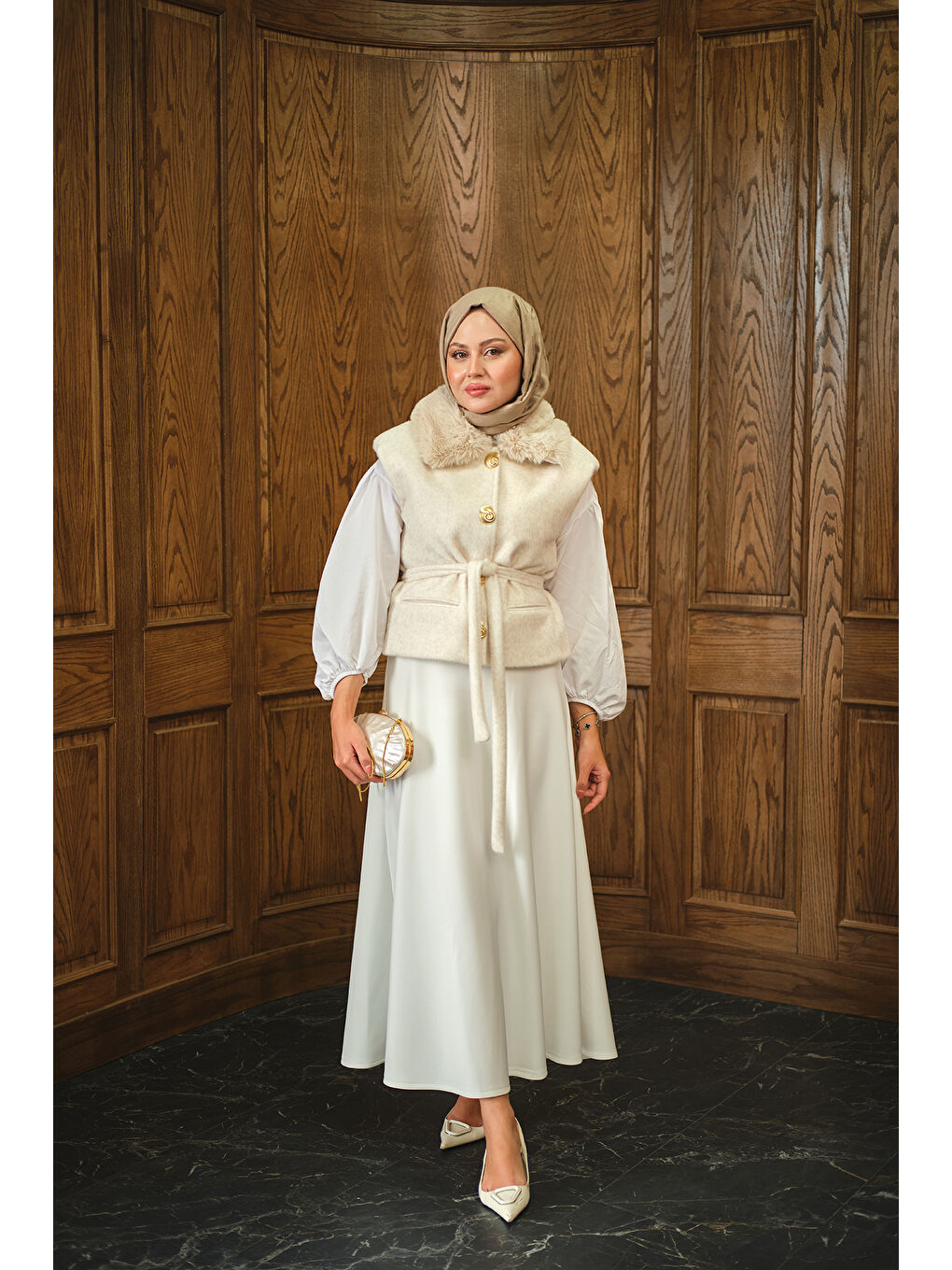 Ekru Kadın Yaka Kürklü Yelek Krem-3