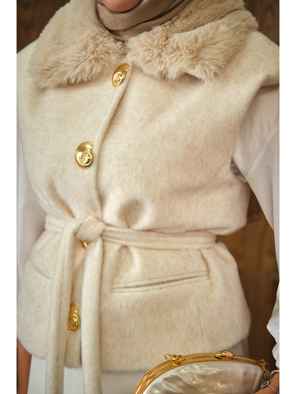 Ekru Kadın Yaka Kürklü Yelek Krem-4