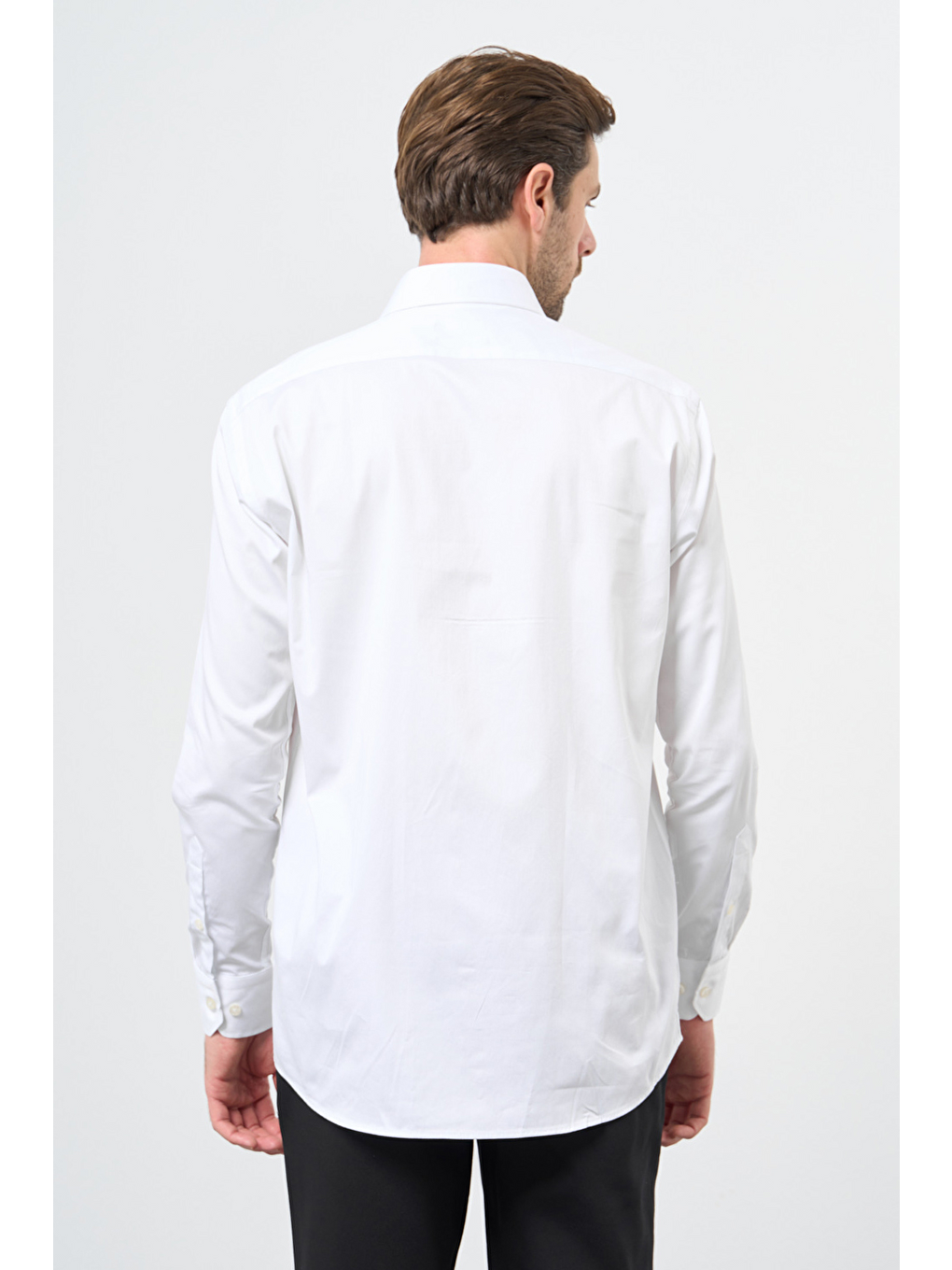 Beyaz Sert Yaka Cepli Comfort Fit Classic Pamuklu Gömlek 1004255323-4