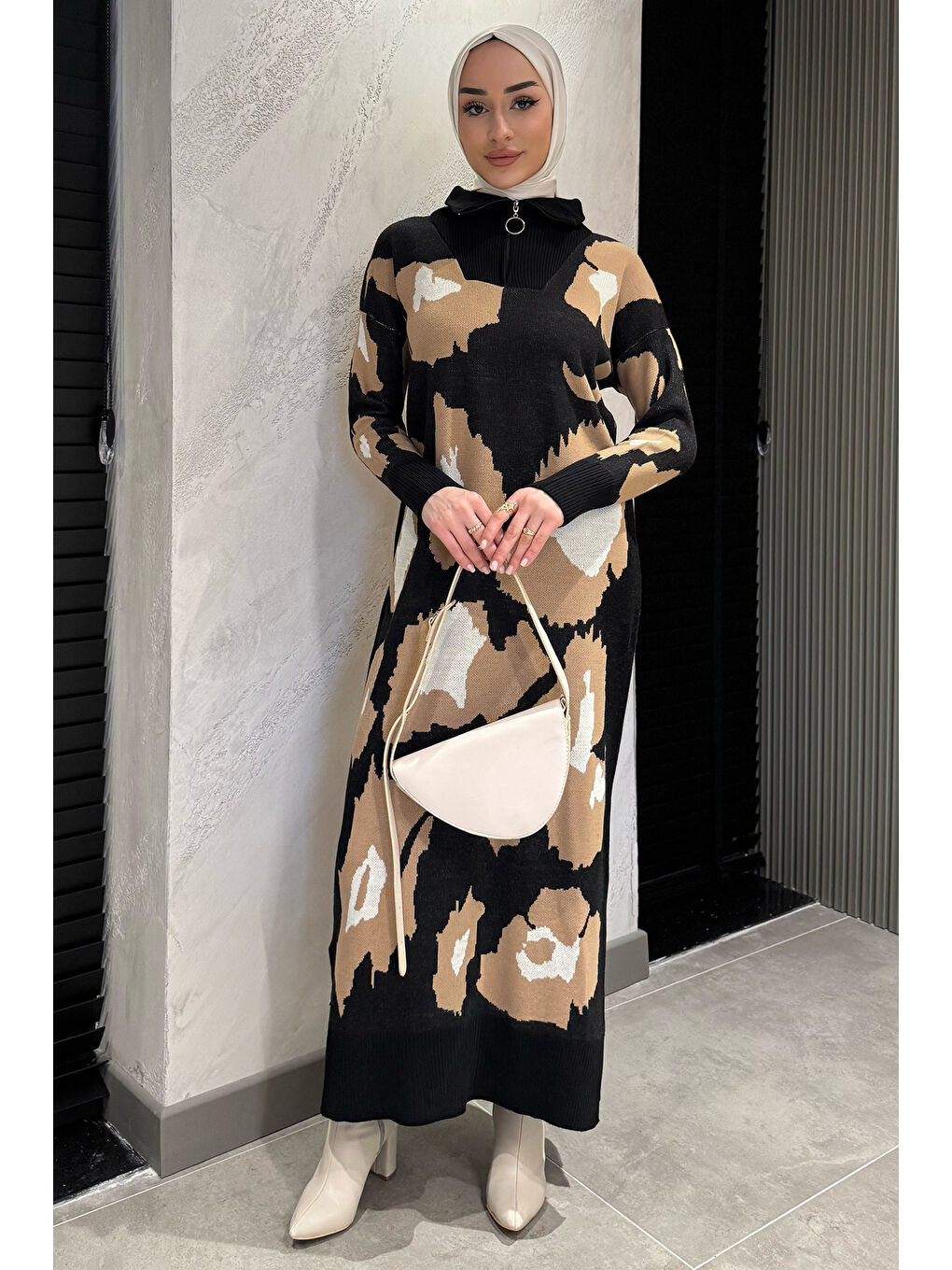 Siyah Kadın Fermuarlı Desenli Tesettürlü Triko Elbise-2