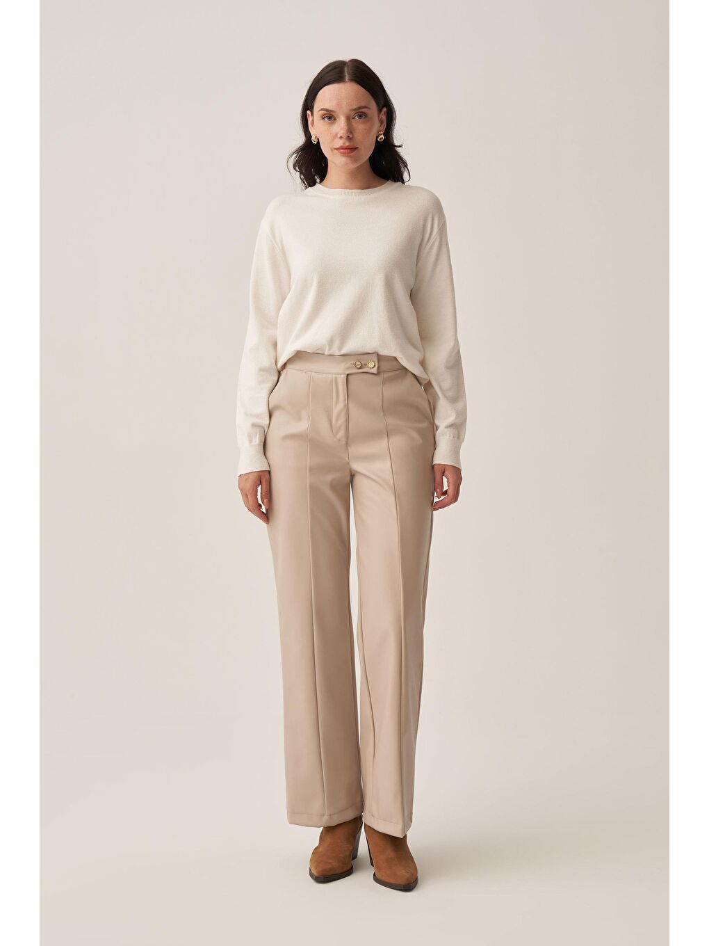 Bej -Gold Düğmeli Süet Deri Pantolon