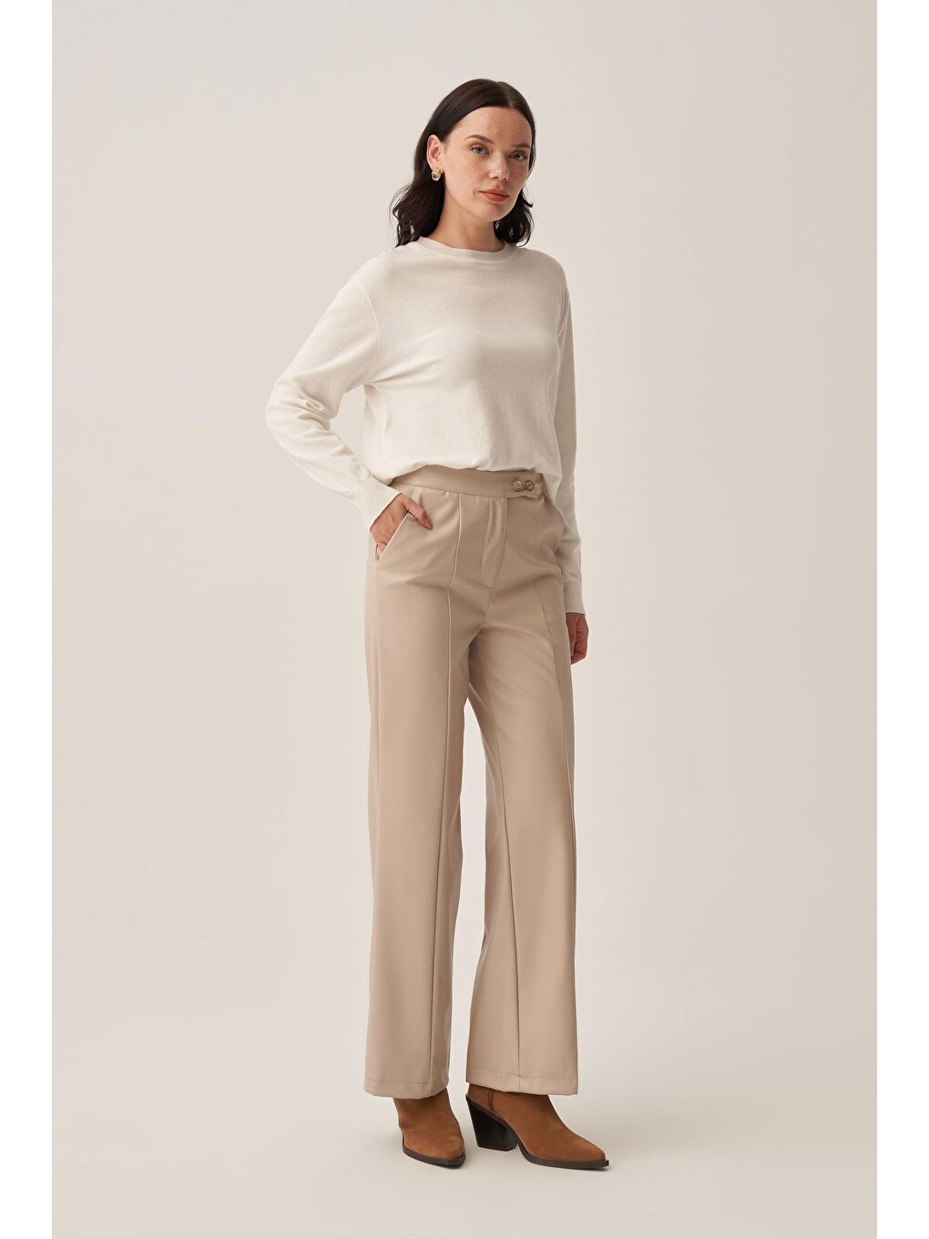 Bej -Gold Düğmeli Süet Deri Pantolon-1