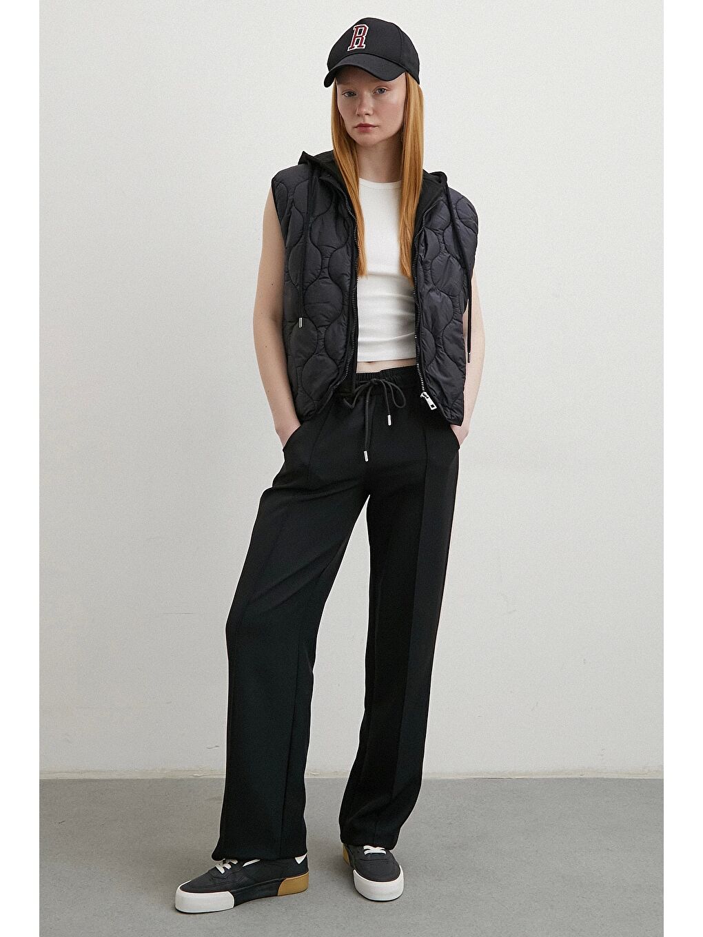 Kapüşonlu Kapitone Yelek Siyah