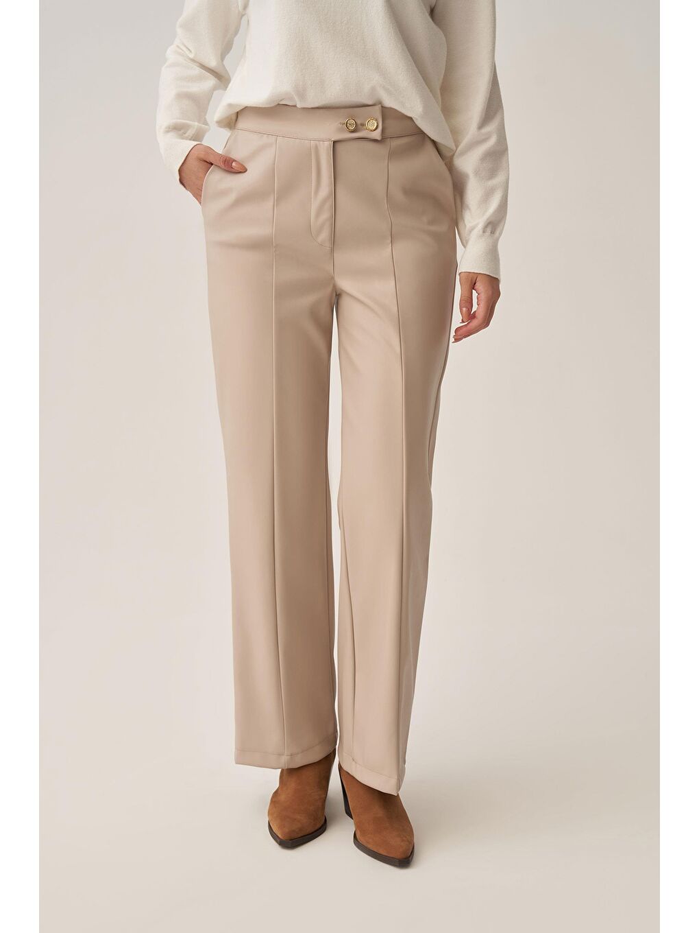 Bej -Gold Düğmeli Süet Deri Pantolon-4