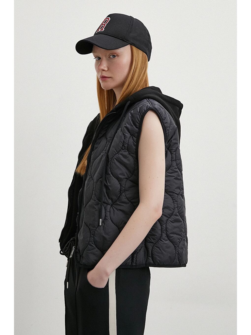 Kapüşonlu Kapitone Yelek Siyah-3