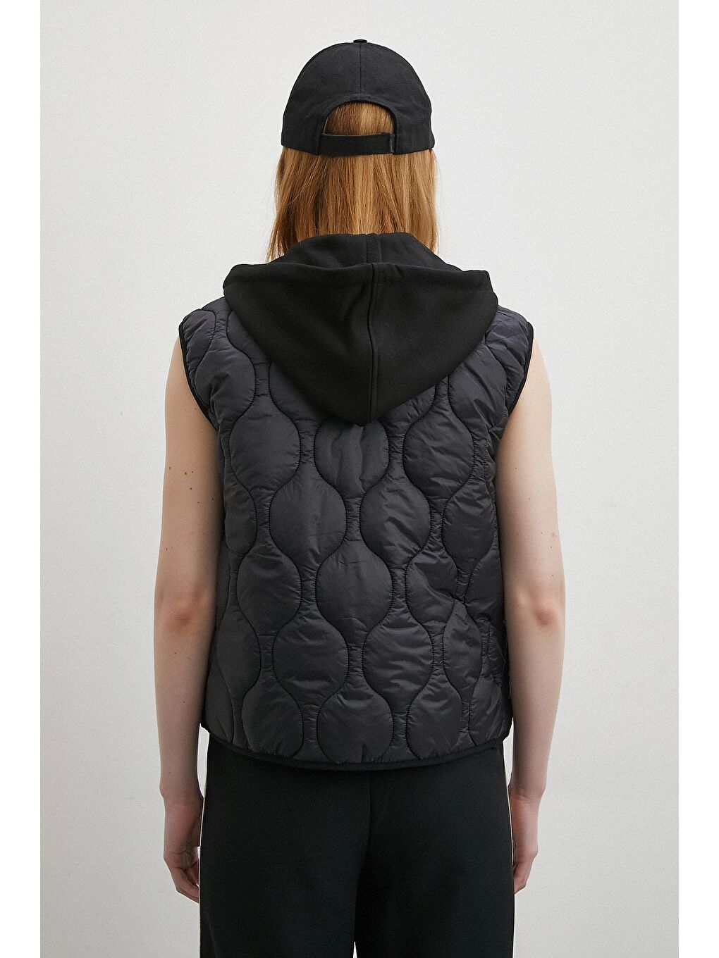 Kapüşonlu Kapitone Yelek Siyah-5