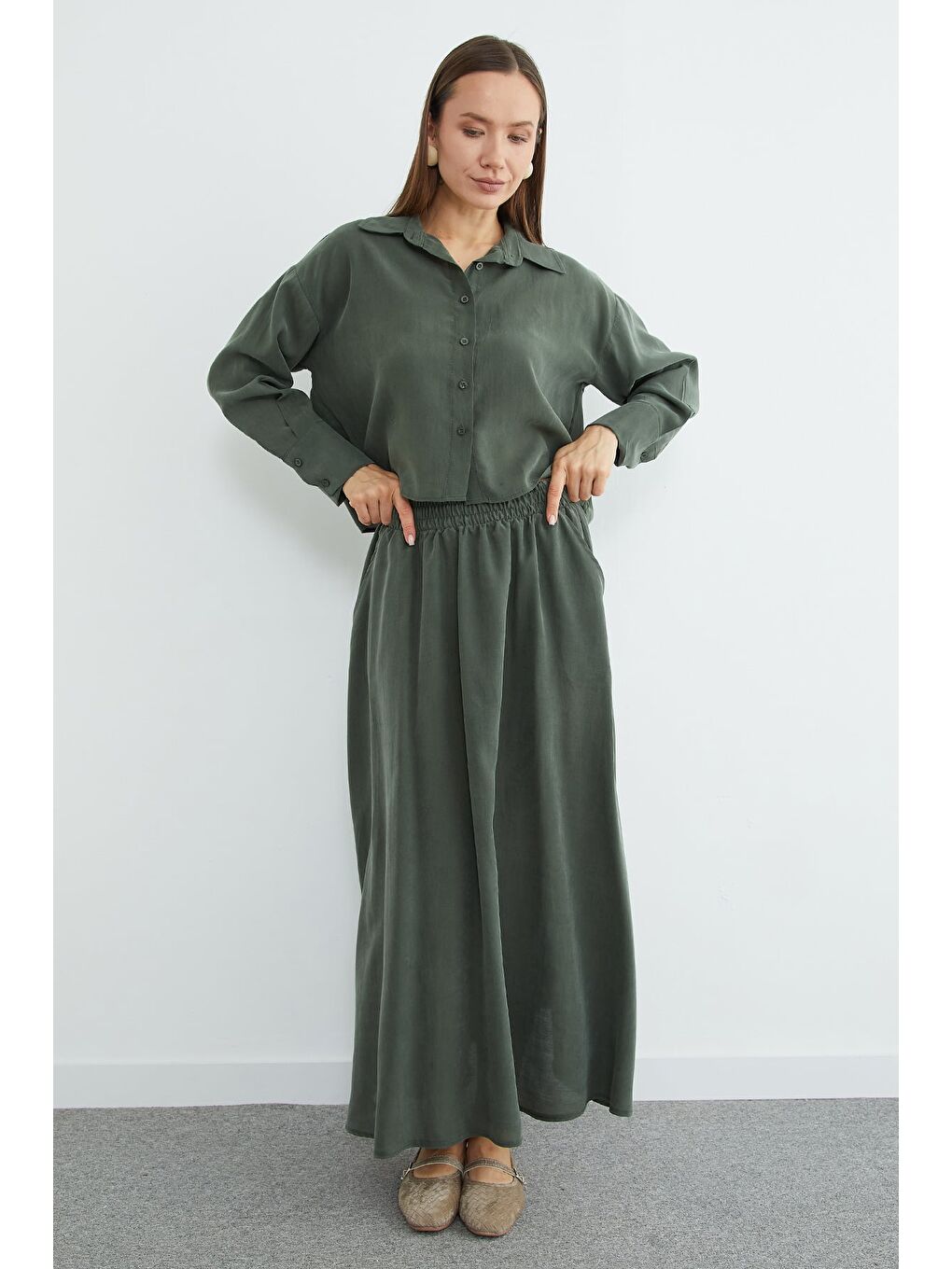 Haki Basic Düğmeli Salaş Crop Gömlek-3