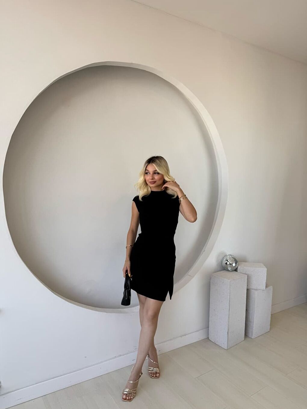 Siyah Kadın Kısa Kap Kollu Bisiklet Yaka Belden Bağlamalı Modal Mini Elbise-2