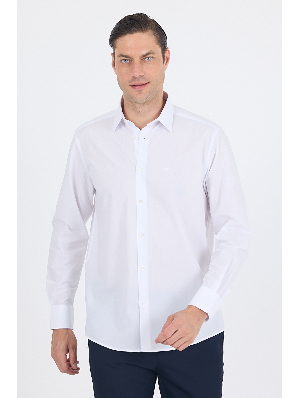 Beyaz Sert Yaka Uzun Kol Cepsiz Comfort Fit Pamuklu Gömlek 1004255287-2