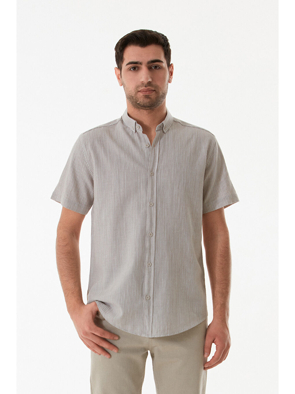 Bej Çizgili Düğmeli Kısa Kollu Gömlek