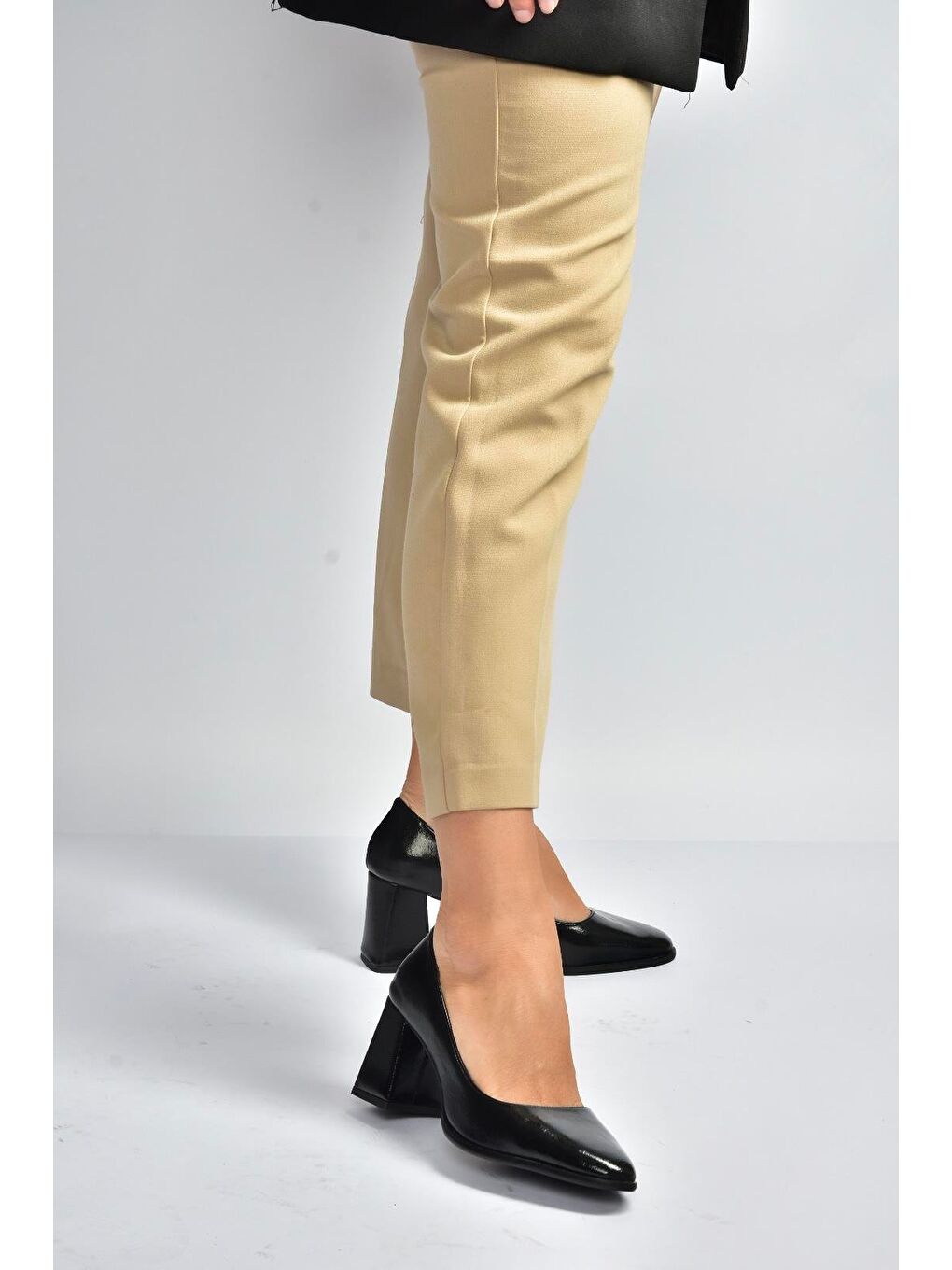 Siyah Kadın Topuklu Ayakkabı V676680060-4