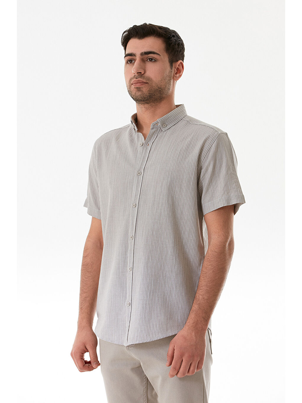 Bej Çizgili Düğmeli Kısa Kollu Gömlek-1