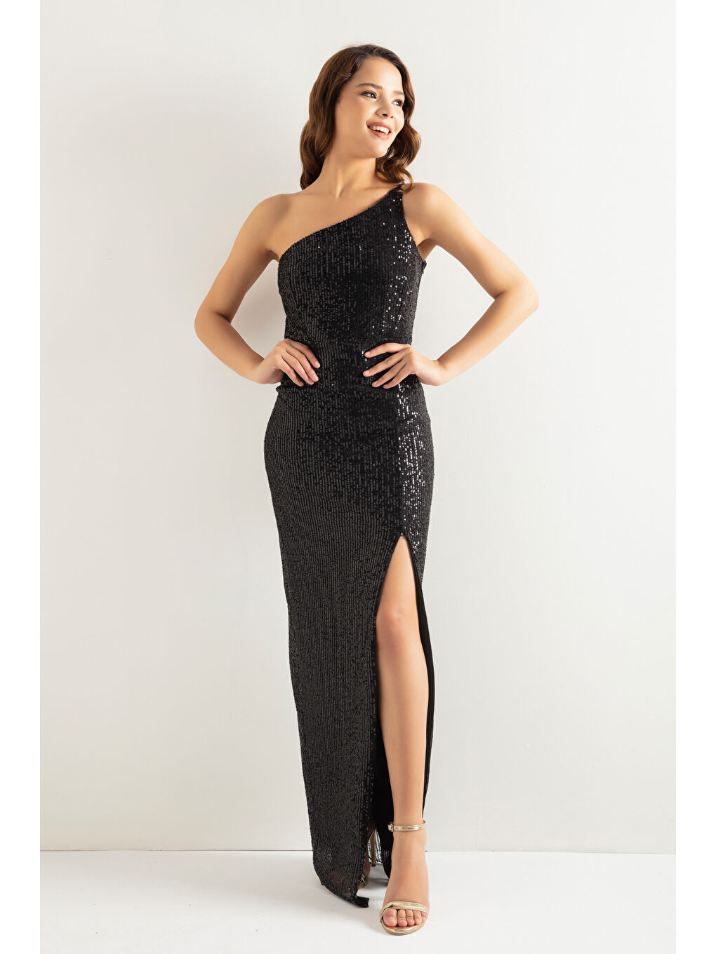 Kadın Siyah Tek Omuzlu Yırtmaçlı Uzun Abiye Elbise-2