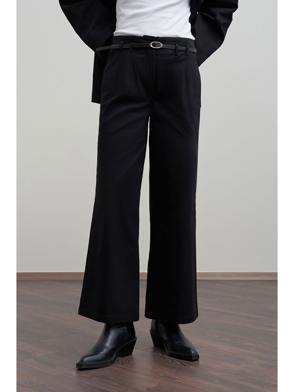 Siyah-Kemerli Bol Paça Pantolon-3