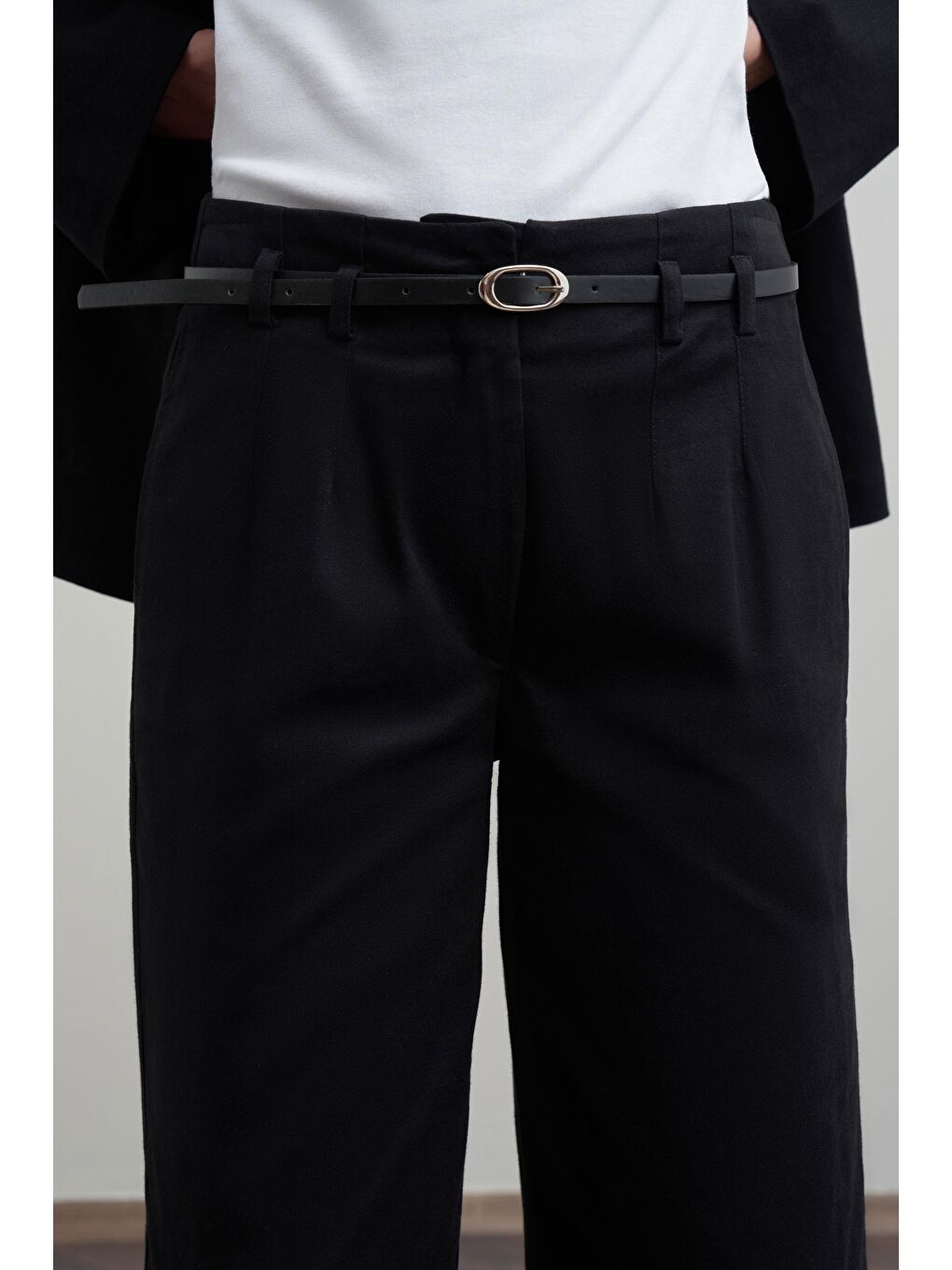 Siyah-Kemerli Bol Paça Pantolon-4