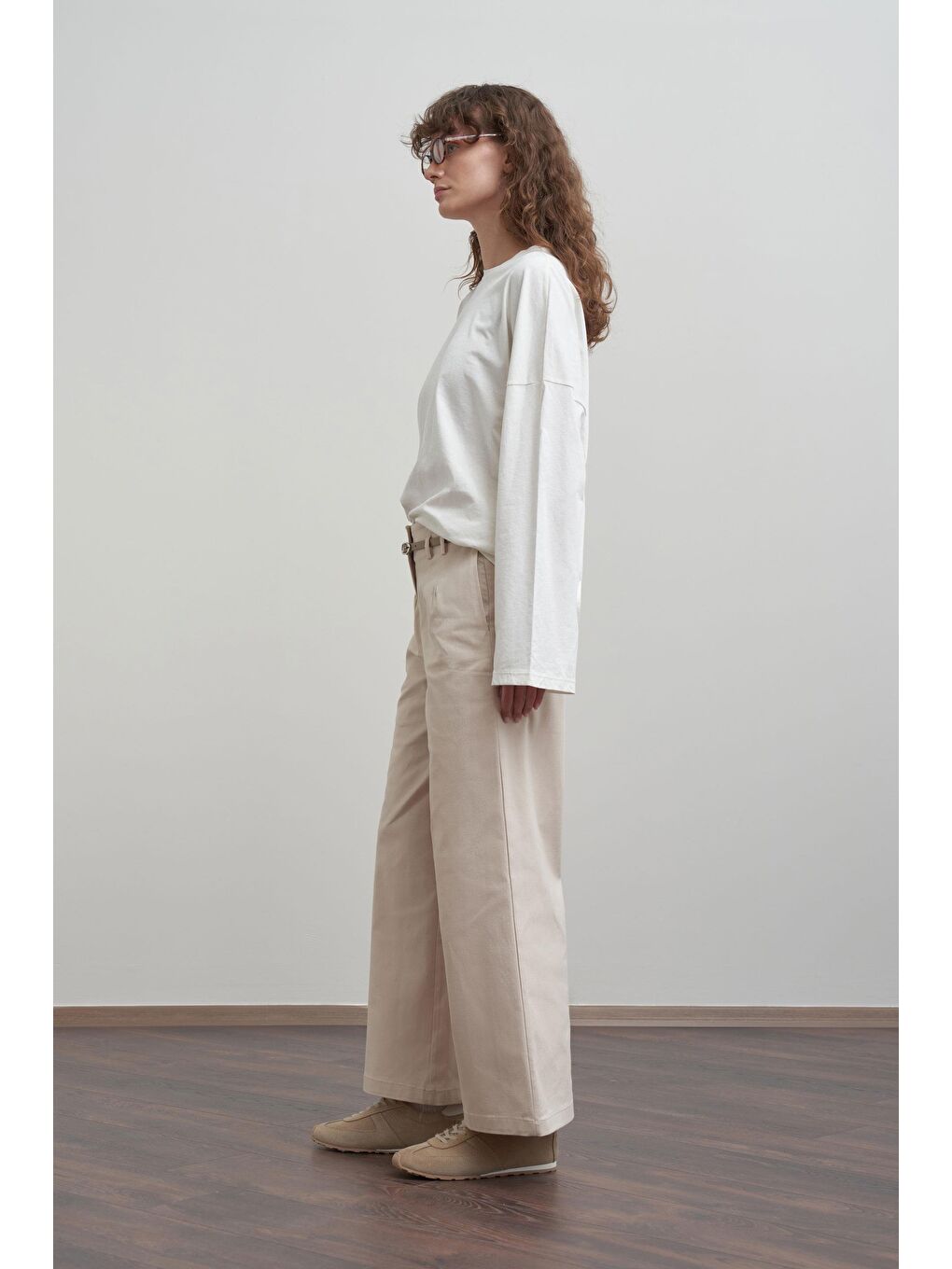 Bej Taş-Kemerli Bol Paça Pantolon-1