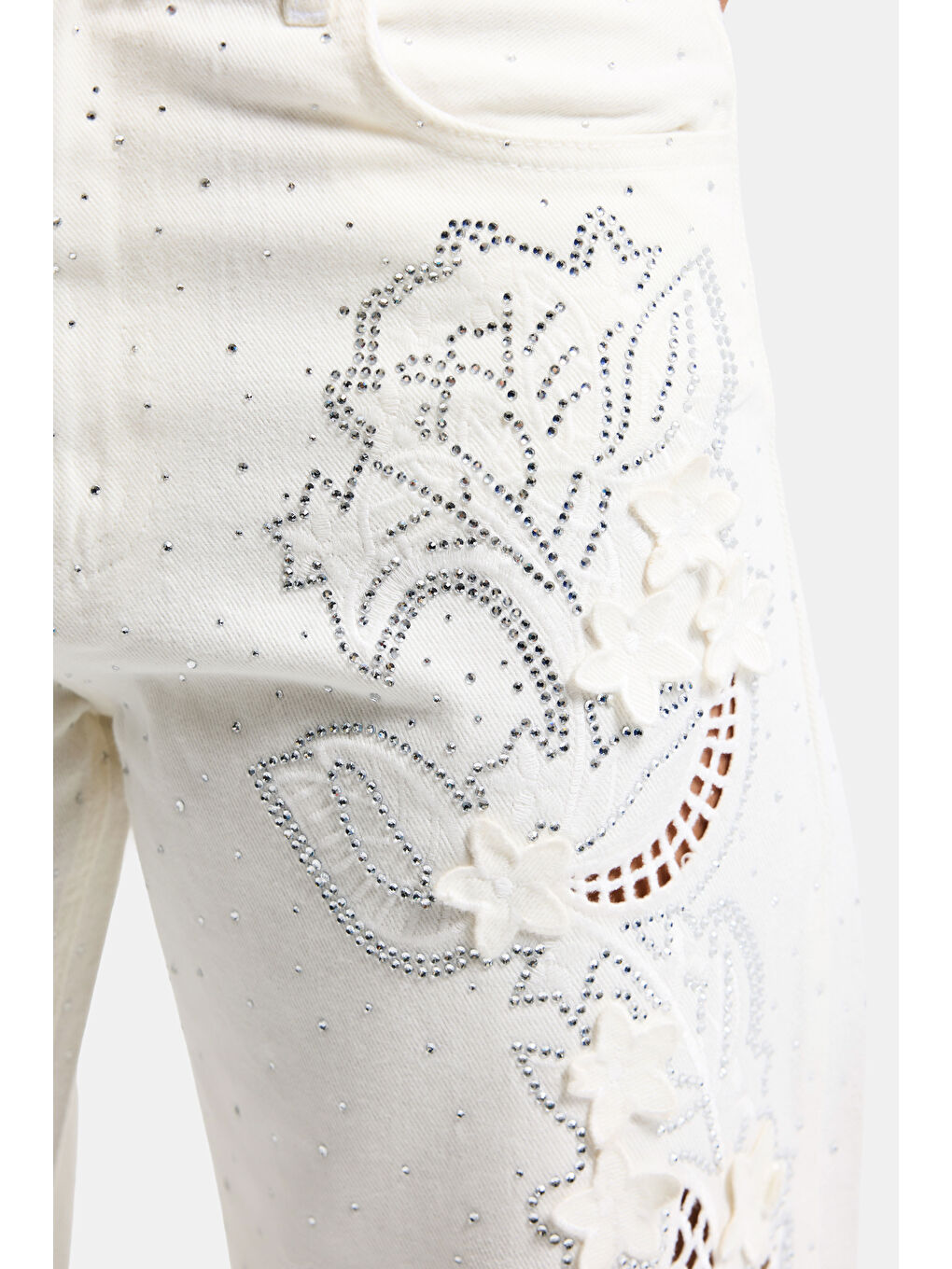 Kadın Kırık Beyaz T-7s6-101 Loose Fit Nakış ve Dantel Detaylı Özel Tasarım Denim Jean-2