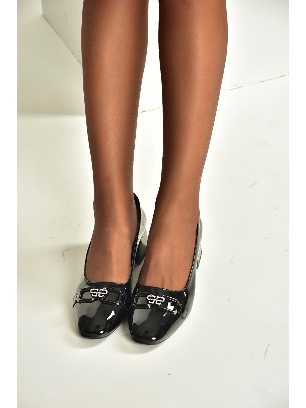 Siyah Kadın Topuklu Ayakkabı V250632308-4