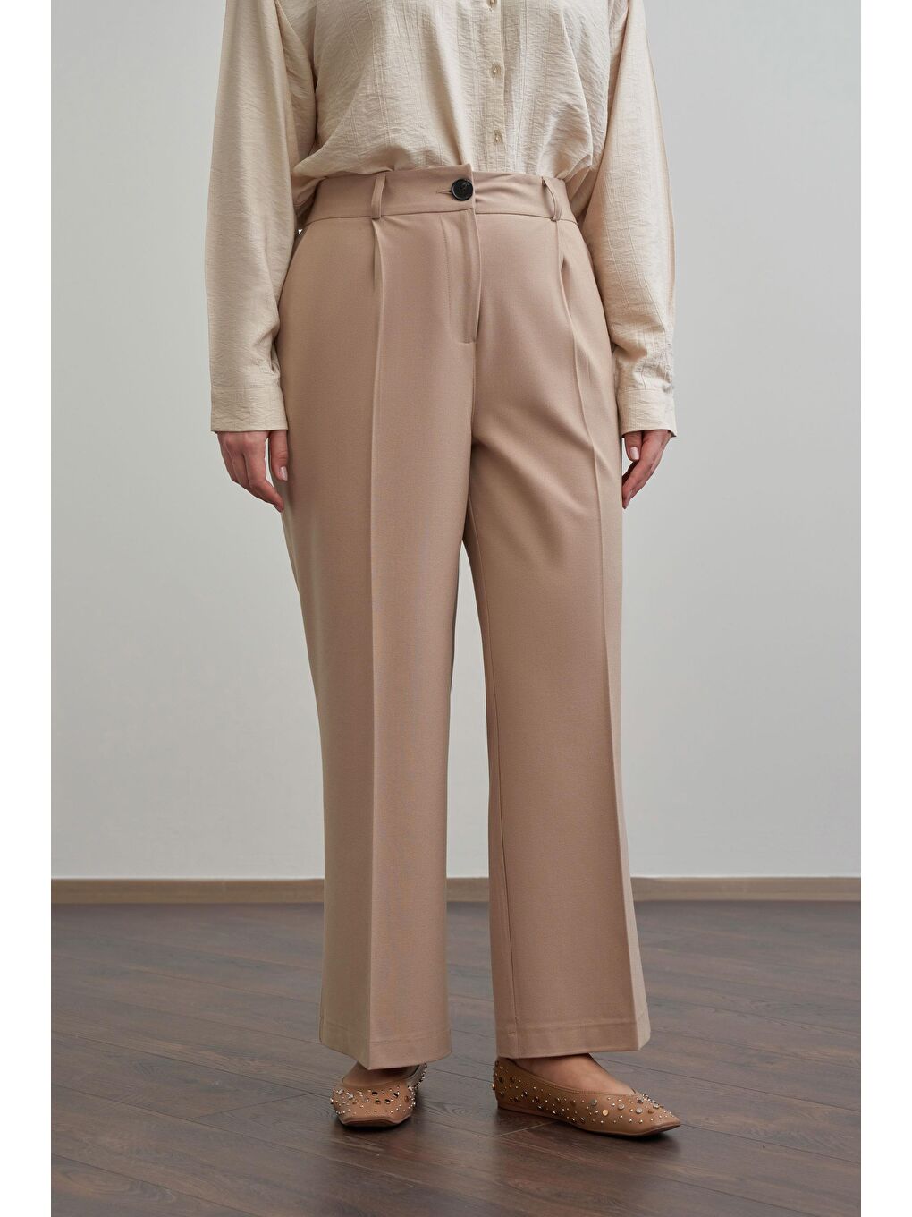 Bej-Önü Pileli Polyviscon Pantolon-2
