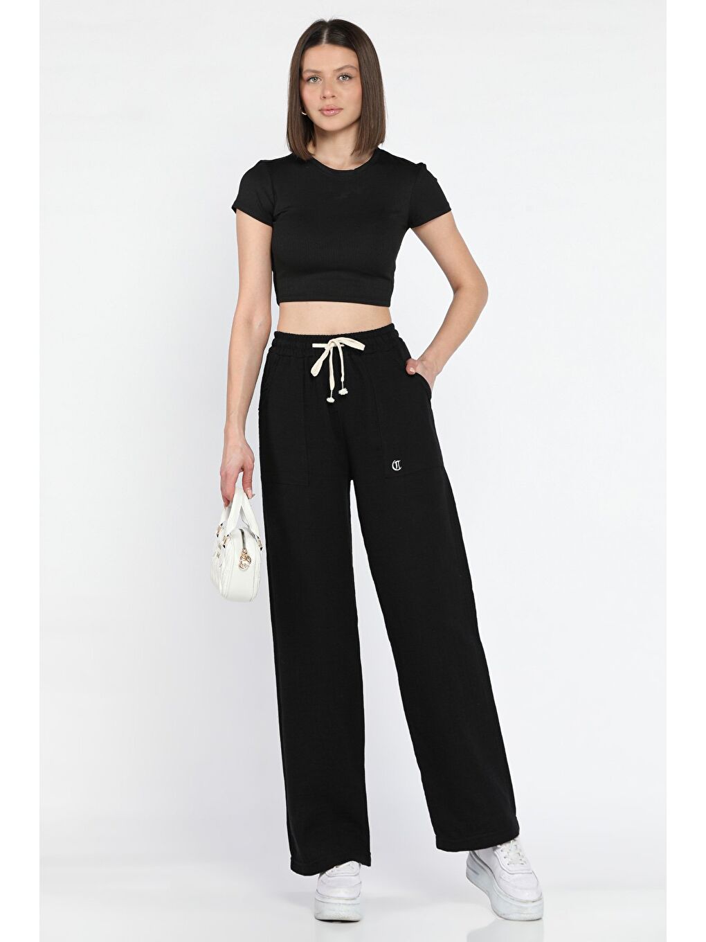 Siyah Bel Bağlamalı Kadın Bol Paça Pantolon