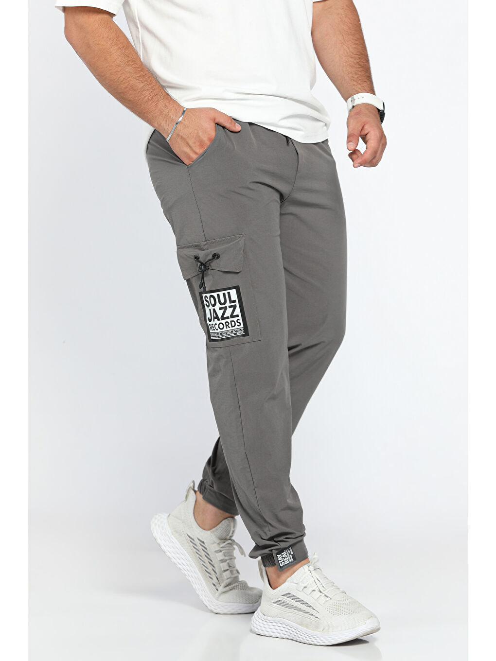 Mishar İtalia Bej Paraşüt Paça Cırtlı Slim Fit Jogger Pantolon