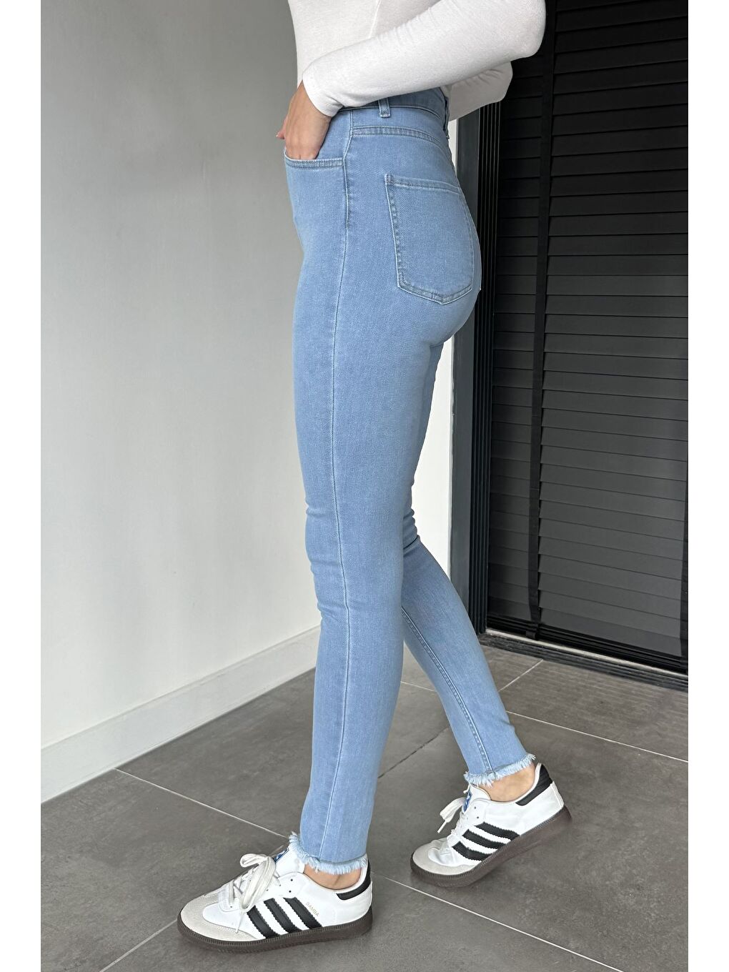 Mavi Kadın Yüksek Bel Paça Püsküllü Dar Kesim Jean Jean Pantolon-1