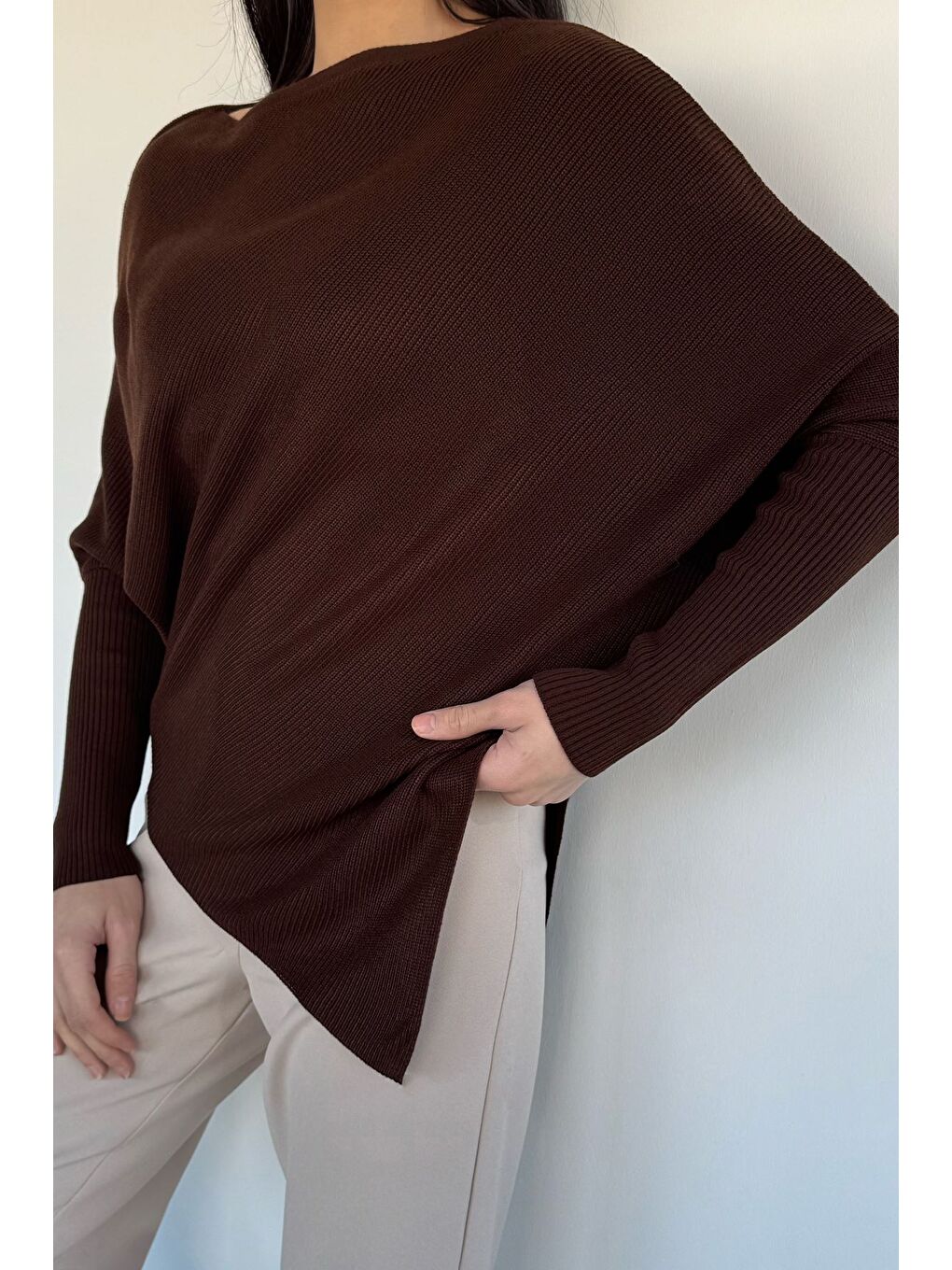 Kahverengi Asimetrik Kesim Triko Kazak-1