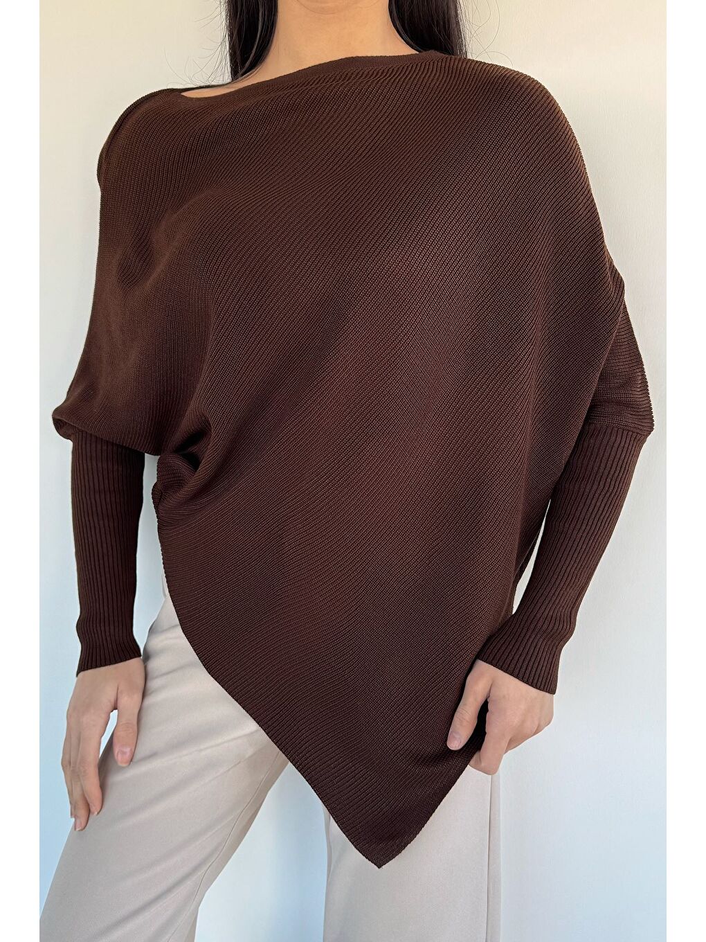 Kahverengi Asimetrik Kesim Triko Kazak-2