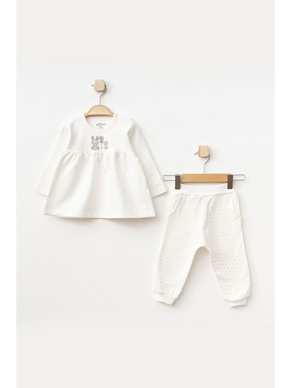 AZİZ BEBE Ekru Kız Bebek Tavşan Nakışlı Sweatshirt Pantolon 2 'li Alt Üst Bebek Takımı 3 Ay - 18 Ay