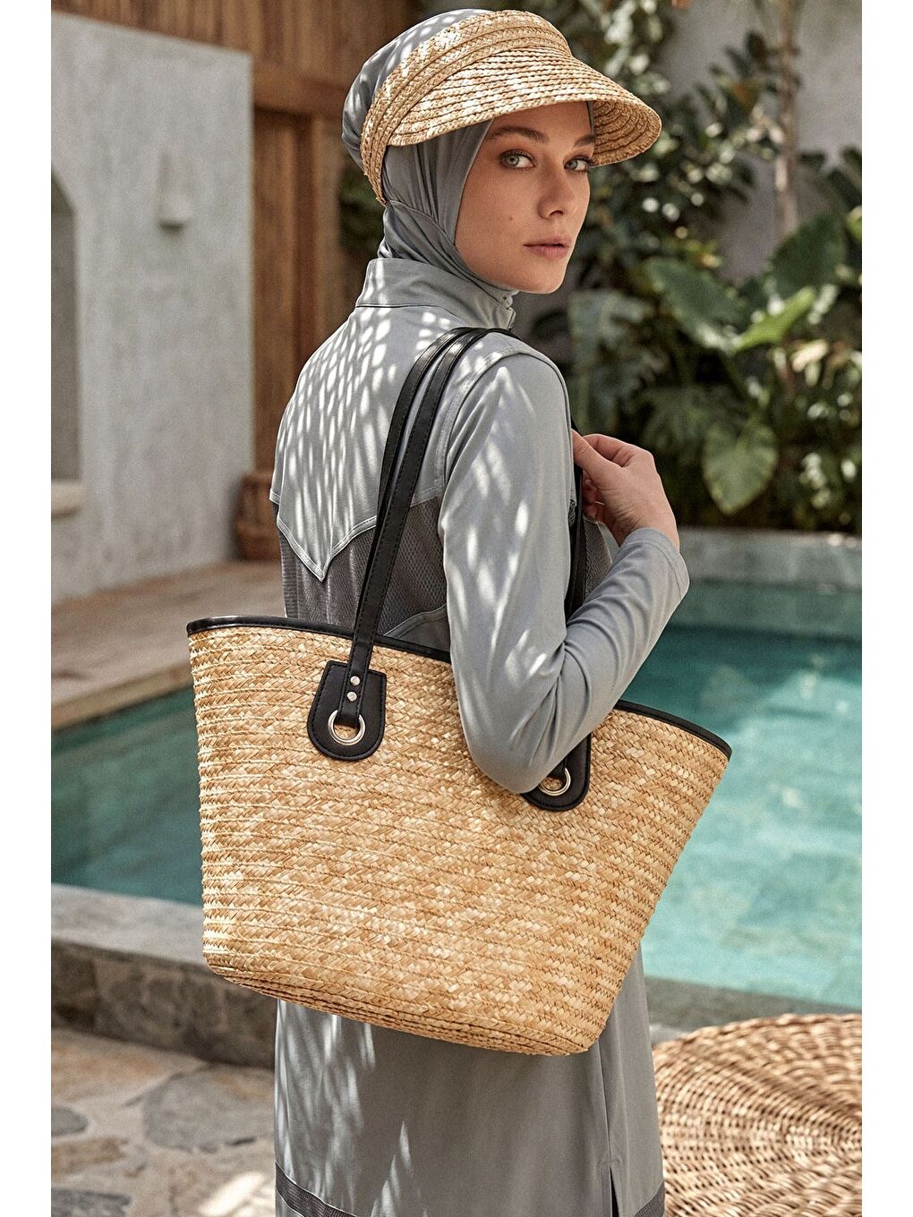 Deri Saplı Fermuarlı Siyah Bej Renk Hasır Plaj Çantası 3121-2
