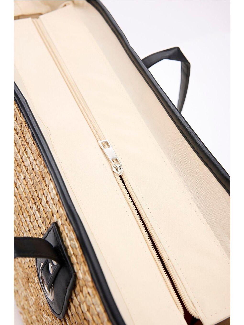Deri Saplı Fermuarlı Siyah Bej Renk Hasır Plaj Çantası 3121-5