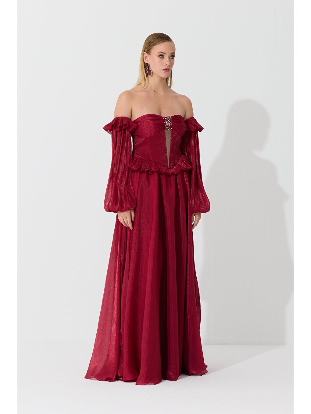 Bordo Straplez Taş Detaylı Organze Abiye Elbise-1