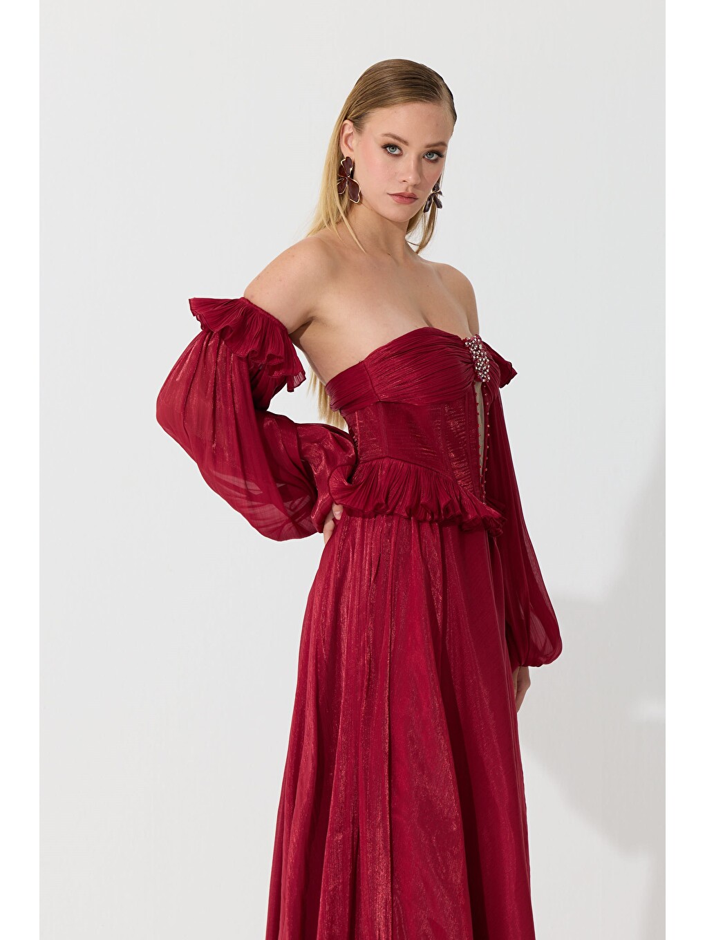 Bordo Straplez Taş Detaylı Organze Abiye Elbise-3
