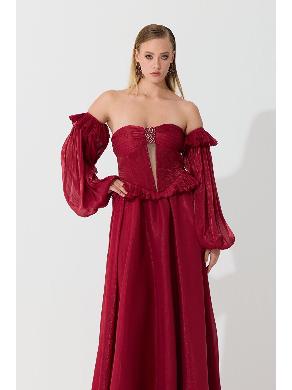 Bordo Straplez Taş Detaylı Organze Abiye Elbise-4