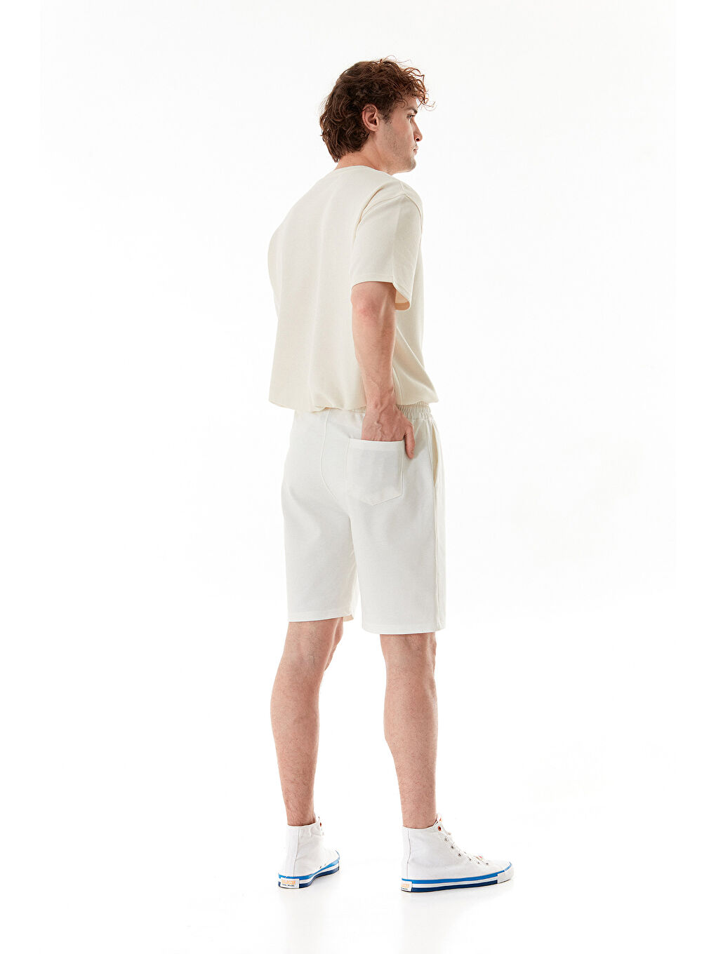 Ekru Yazı Kabartmalı Beli Bağcıklı Şort-3