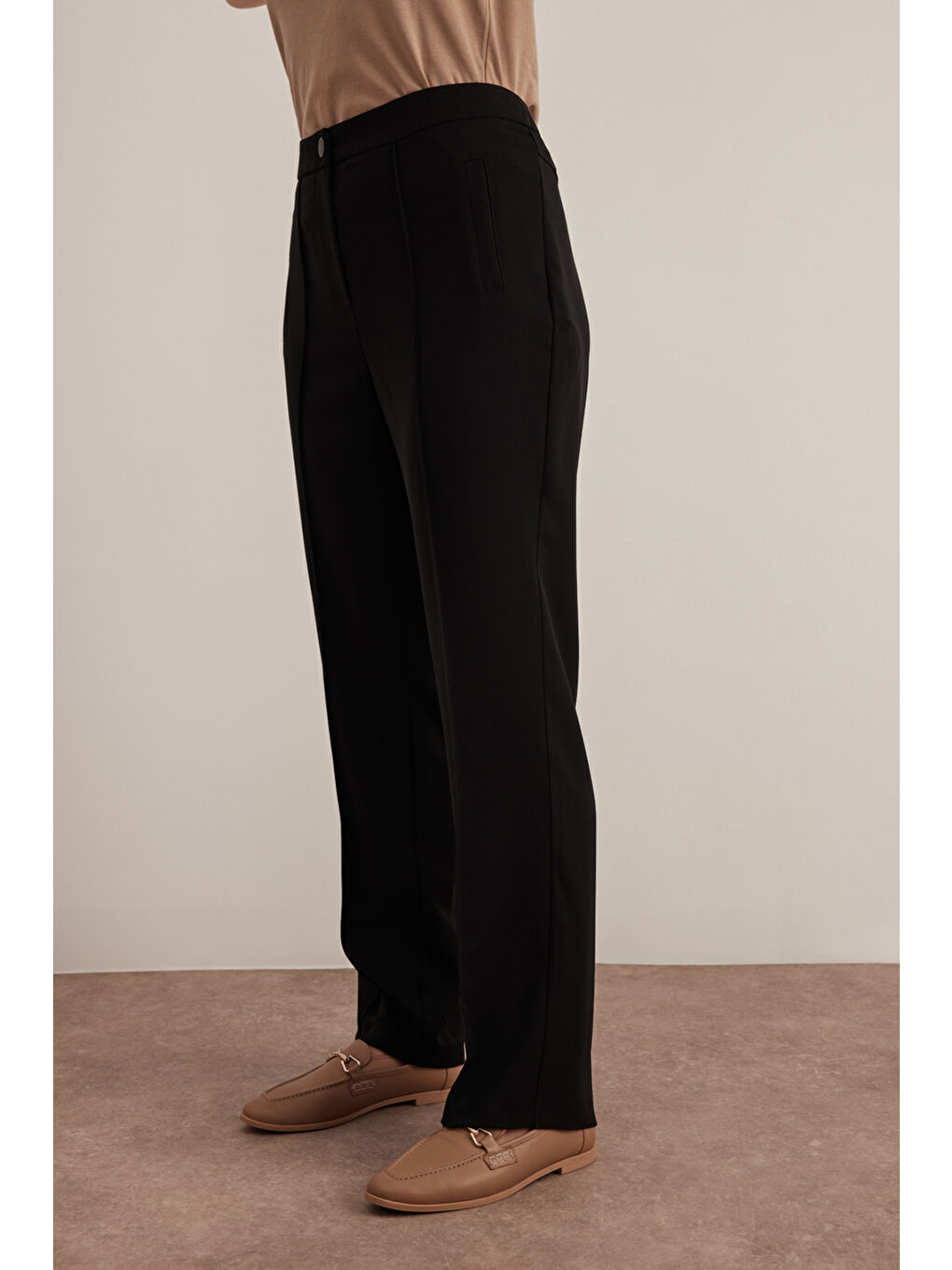 Siyah Fleto Cepli Arka Kesikli Pantolon-3