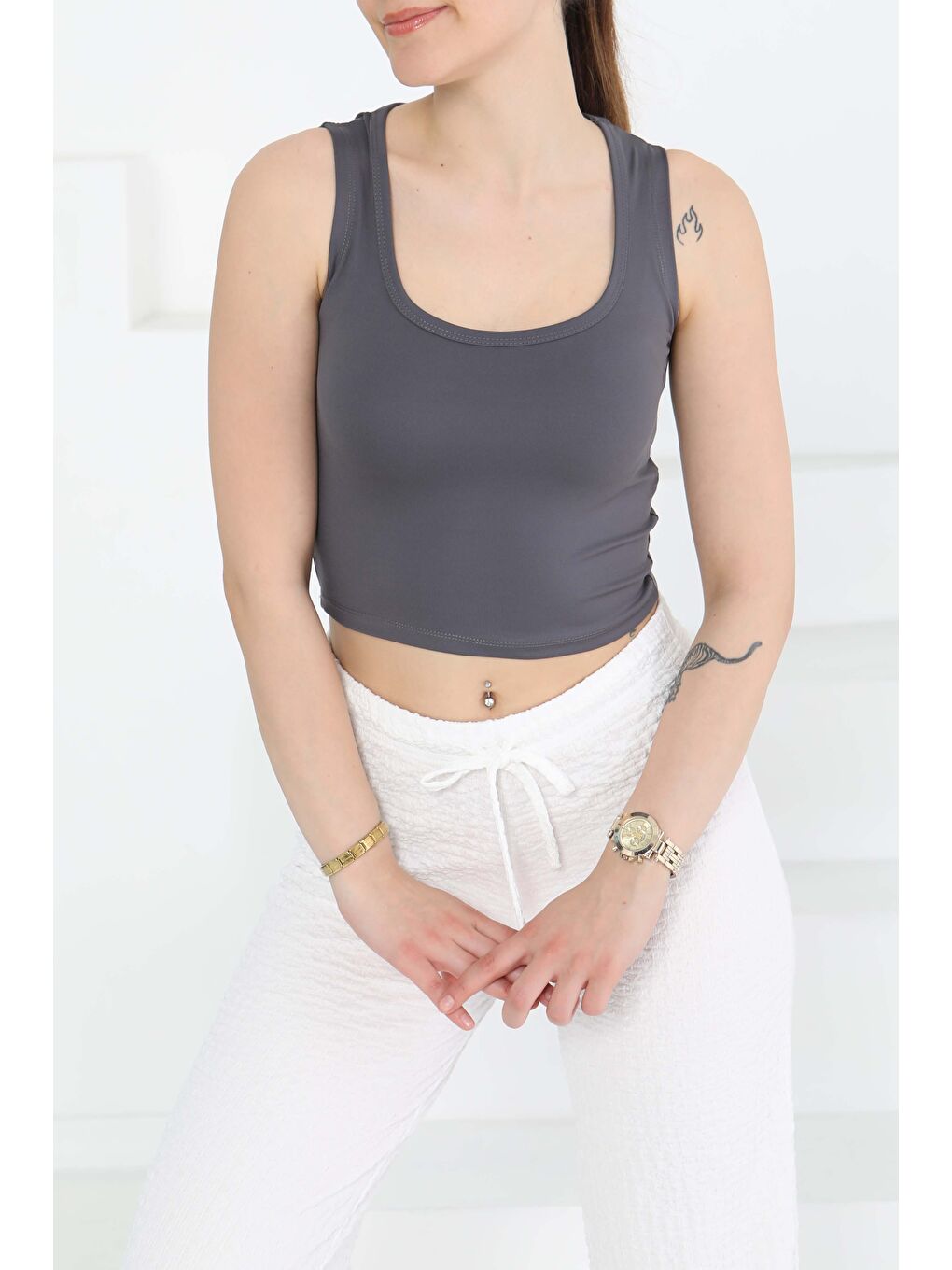 Gri Cupralı Oval Yaka Crop Atlet Füme - 27278-1