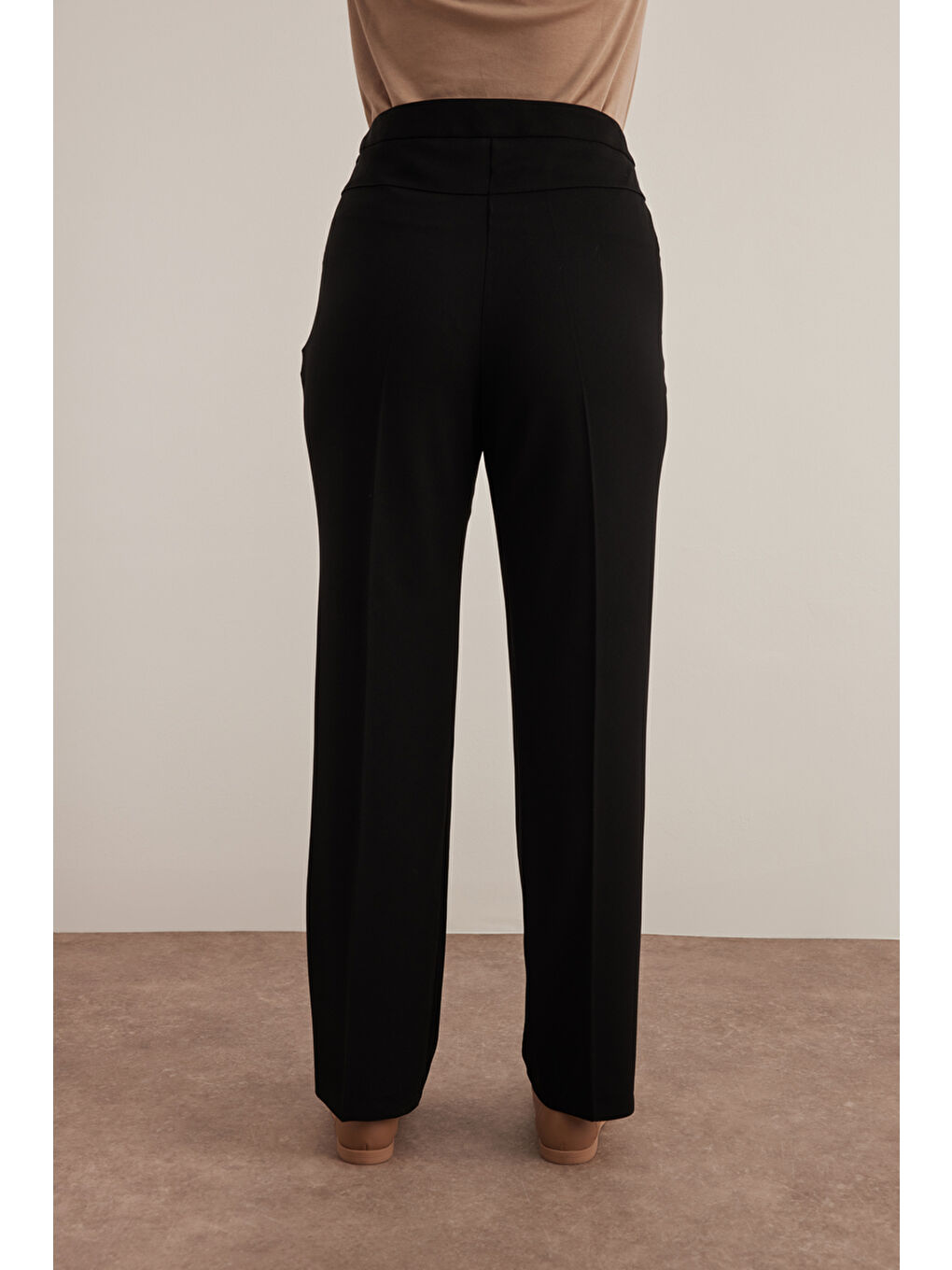 Siyah Fleto Cepli Arka Kesikli Pantolon-4