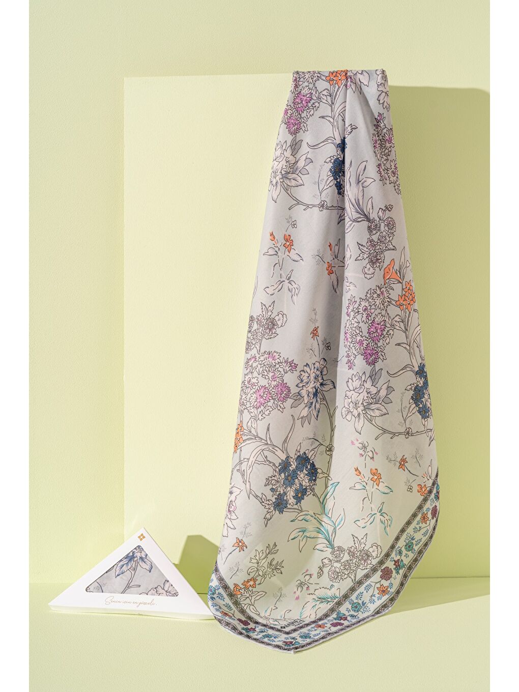 Gri Kadın Spring Soft Limira Eşarp