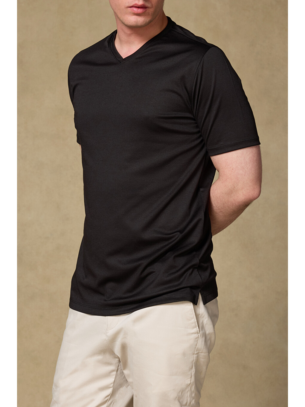 Vita Merserize Pamuklu Modern Fit Siyah V Yaka Erkek Düz T-shirt
