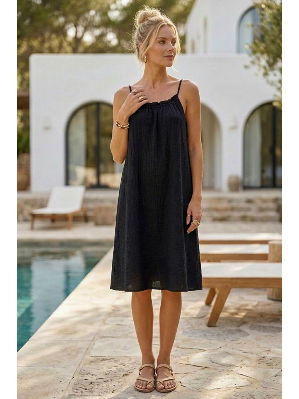 Siyah Askılı Gizli Cepli Ayarlanabilir Askılı Casual Müslin Dokuma Elbise 105 55-2