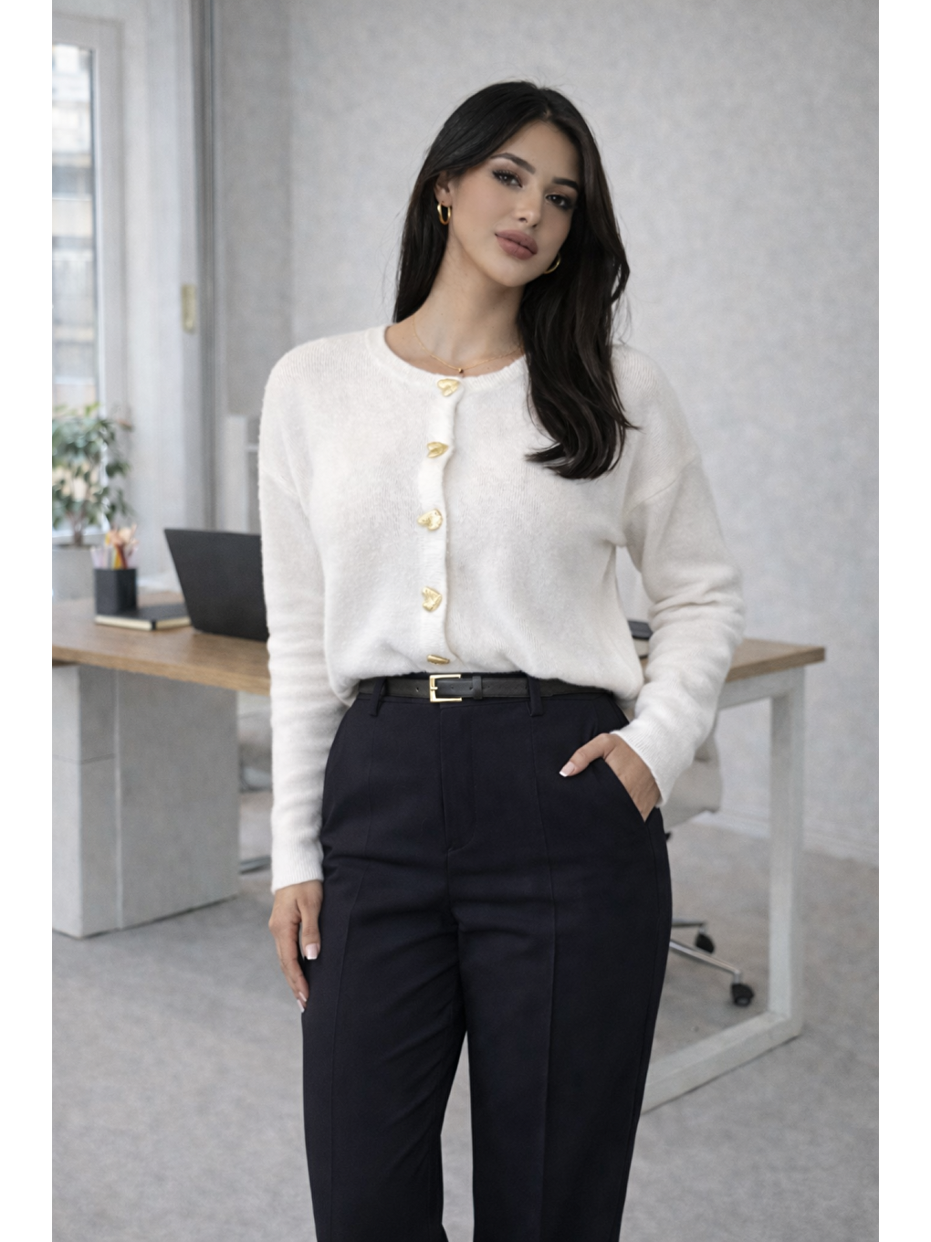 Ekru Kadın Kalpli Düğmeli Yumuşak Dokulu Kaliteli Triko Yumoş Hırka-1